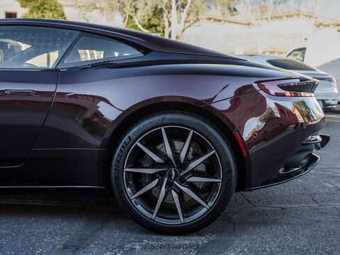Used 2018 Aston Martin DB11 V8 image 3