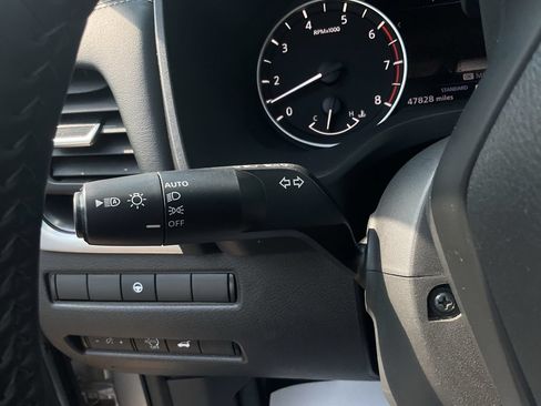 Used 2025 Nissan Rogue SV FWD image 35