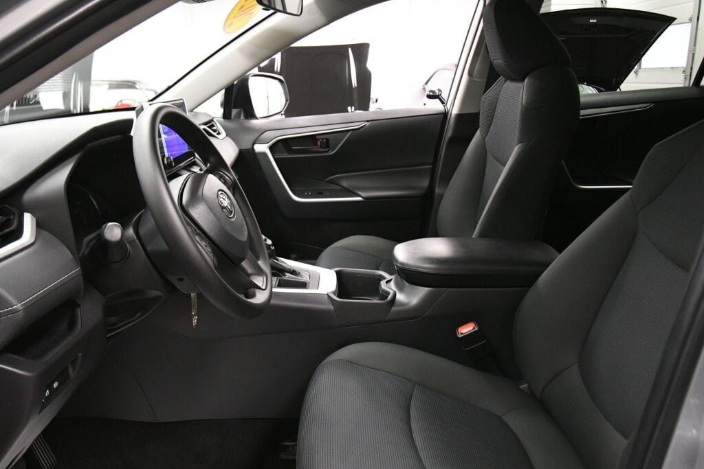 Certified 2025 Toyota RAV4 LE FWD image 19