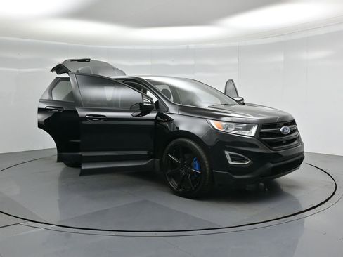 Used 2016 Ford Edge Titanium w/ Equipment Group 301A image 30