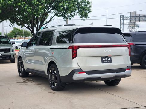 New 2026 Kia Carnival EX FWD image 3