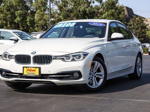 Used 2018 BMW 330e image 1