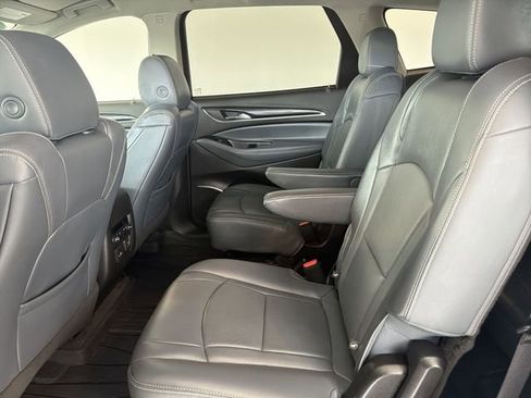 Used 2019 Buick Enclave Essence image 19