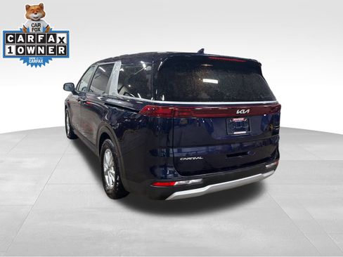 Used 2024 Kia Carnival LX image 7