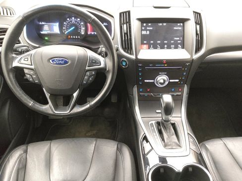 Used 2017 Ford Edge Titanium w/ Equipment Group 302A AWD/4WD image 22
