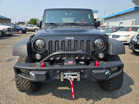 Used 2016 Jeep Wrangler Unlimited Rubicon AWD/4WD image 2