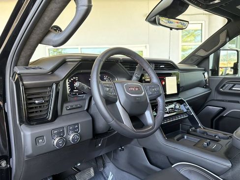 Certified 2025 GMC Sierra 2500 AT4X w/ AT4X AEV Edition AWD/4WD image 11