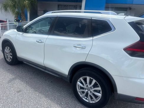 Used 2018 Nissan Rogue SV FWD image 6