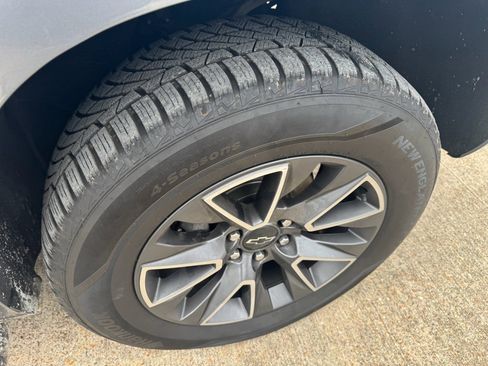 Used 2021 Chevrolet Tahoe Z71 w/ Rear Media and Nav Package image 12