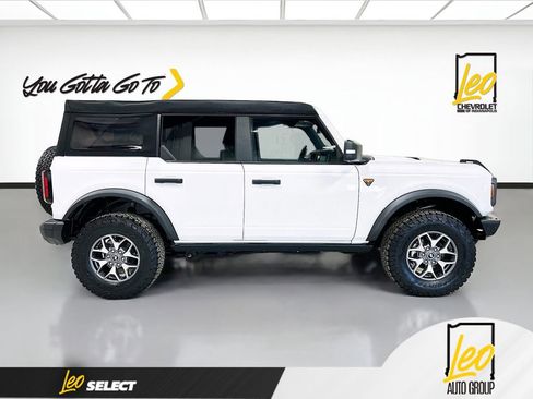 Used 2024 Ford Bronco Badlands image 4