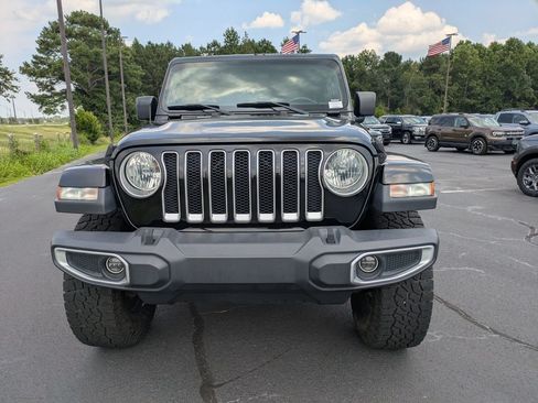 Used 2018 Jeep Wrangler Unlimited Sahara w/ Cold Weather Group AWD/4WD image 9