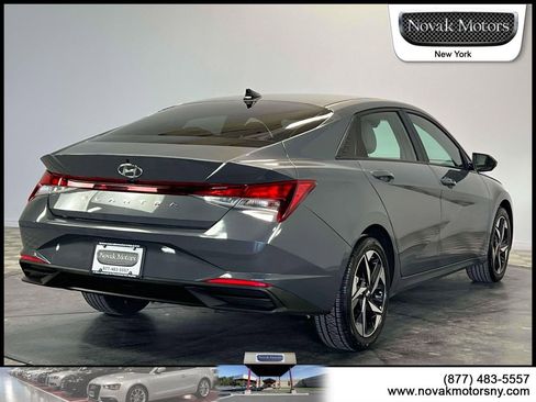 Used 2023 Hyundai Elantra SEL w/ Convenience Package image 8