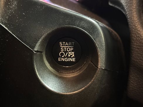 Used 2019 Jeep Compass Latitude w/ Cold Weather Group image 19