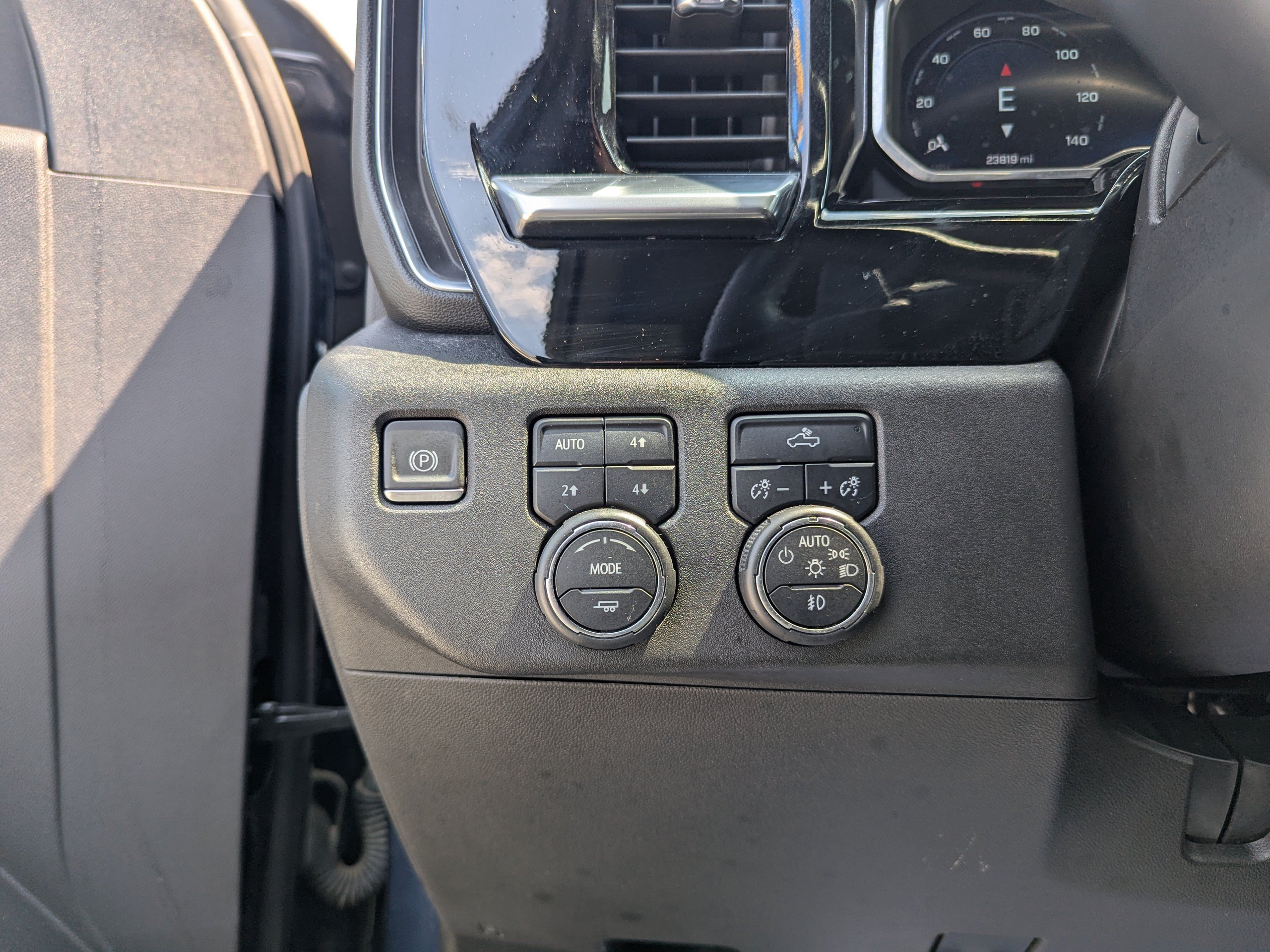 Certified 2022 Chevrolet Silverado 1500 RST w/ Convenience Package II AWD/4WD image 14