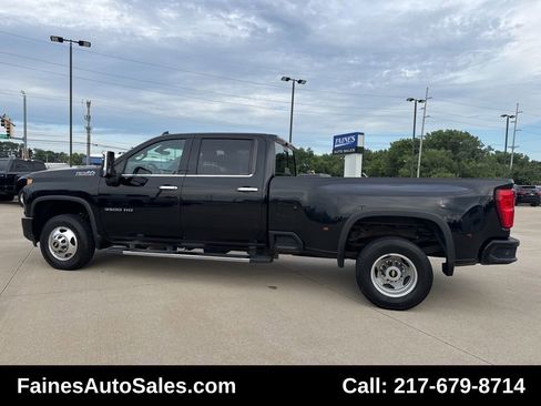 Used 2020 Chevrolet Silverado 3500 High Country image 13