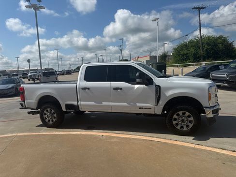 Used 2023 Ford F350 XLT w/ 360-Degree Camera Package AWD/4WD image 4