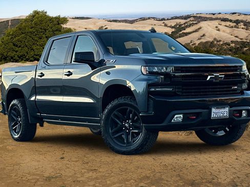 Used 2021 Chevrolet Silverado 1500 LT Trail Boss image 2