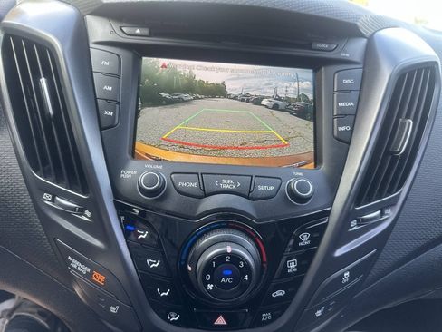 Used 2016 Hyundai Veloster Turbo FWD image 18
