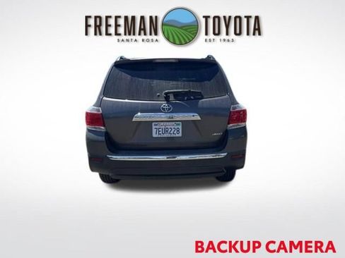 Used 2013 Toyota Highlander Plus AWD/4WD image 6