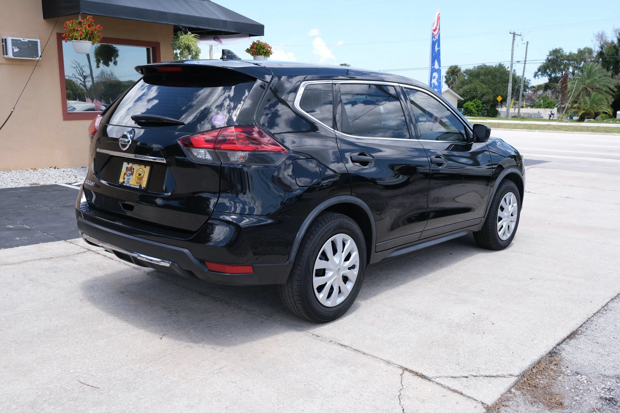 Used 2020 Nissan Rogue S FWD image 5