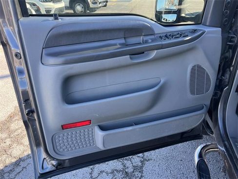 Used 2004 Ford F350 XLT image 22