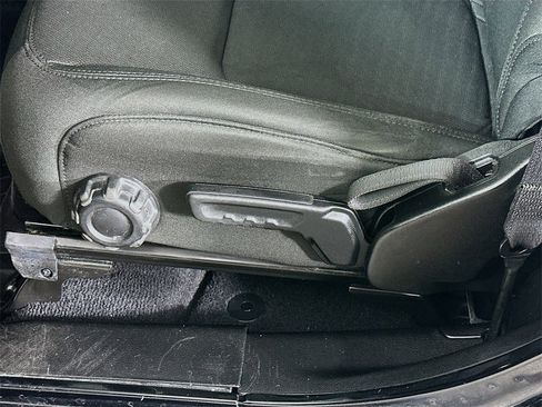 Used 2022 Jeep Wrangler Sport S image 22