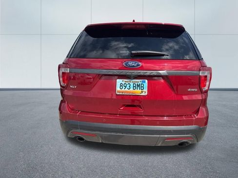Used 2017 Ford Explorer XLT w/ Equipment Group 202A AWD/4WD image 7
