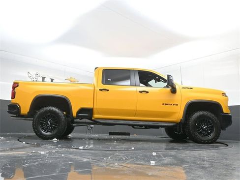 New 2026 Chevrolet Silverado 2500 ZR2 w/ LPO, Dark Essentials Package image 31