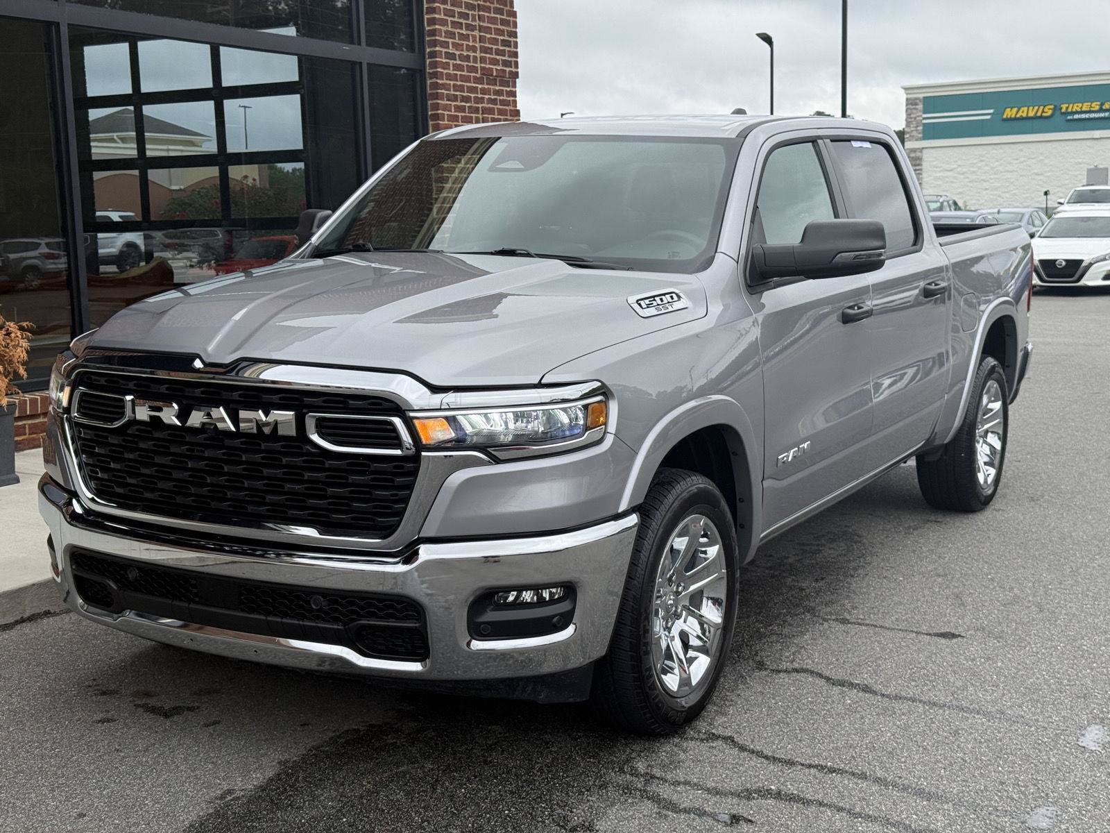 Used 2025 RAM 1500 Big Horn AWD/4WD image 1