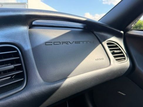Used 2003 Chevrolet Corvette Coupe w/ Preferred Equipment Group RWD image 22