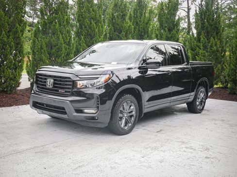 Used 2023 Honda Ridgeline Sport image 5