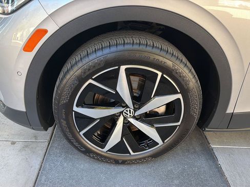 Certified 2023 Volkswagen ID.4 Pro S AWD/4WD image 9