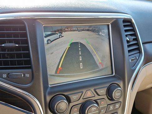 Used 2014 Jeep Grand Cherokee Limited w/ Luxury Group II image 21