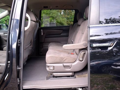 Used 2014 Honda Odyssey EX image 10