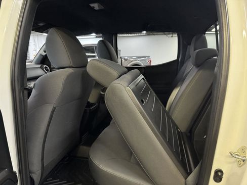 Used 2017 Toyota Tacoma TRD Sport image 30