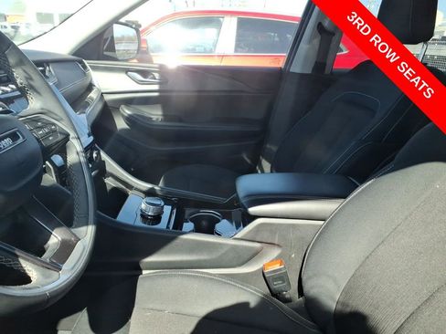 Used 2023 Jeep Grand Cherokee L Laredo image 5