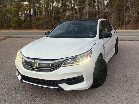 Used 2017 Honda Accord Sport image 42