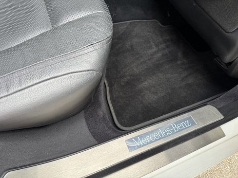 Used 2010 Mercedes-Benz S 550 4MATIC image 19