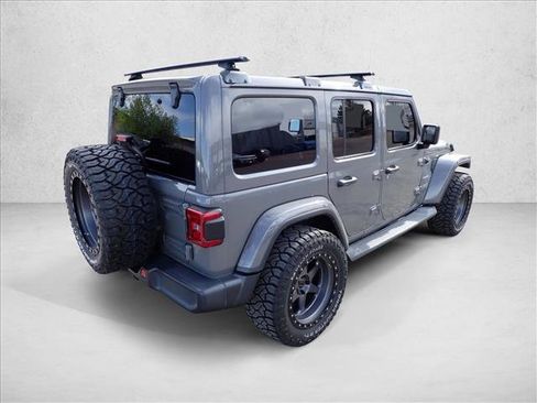 Used 2019 Jeep Wrangler Unlimited Sahara image 3