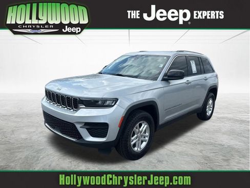 Certified 2023 Jeep Grand Cherokee Laredo w/ Luxury Tech Group I image 1