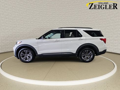 Used 2024 Ford Explorer XLT w/ Equipment Group 202A AWD/4WD image 8