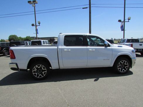 Used 2025 RAM 1500 Laramie AWD/4WD image 6