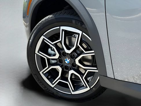 New 2026 BMW X2 xDrive28i w/ Technology Package AWD/4WD image 25