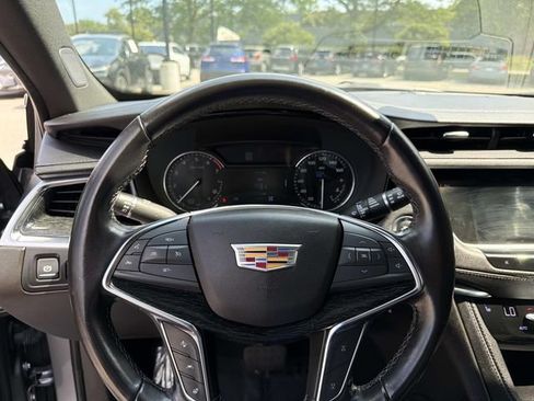 Used 2022 Cadillac XT5 Premium Luxury w/ LPO, Floor Liner Package AWD/4WD image 25