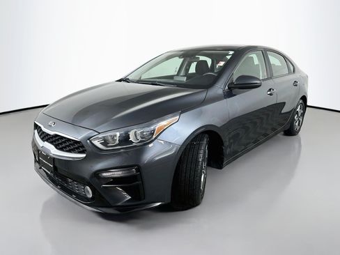 Used 2020 Kia Forte LXS FWD image 3