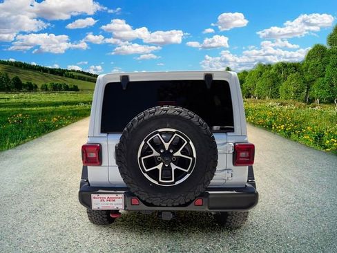 Certified 2024 Jeep Wrangler Unlimited Rubicon AWD/4WD image 5