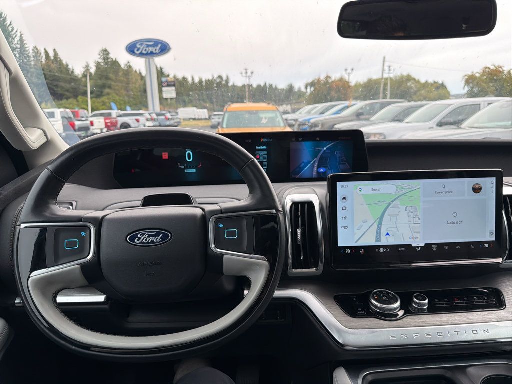 Used 2025 Ford Expedition Max Platinum w/ Driver's Package AWD/4WD image 23