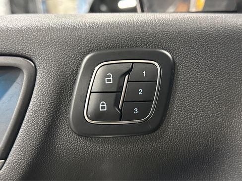 Used 2024 Ford Escape Platinum AWD/4WD image 17