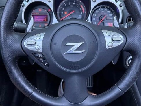 Used 2019 Nissan 370Z Touring RWD image 9