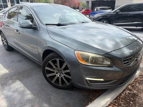 Used 2016 Volvo S60 T5 Inscription Platinum FWD image 3